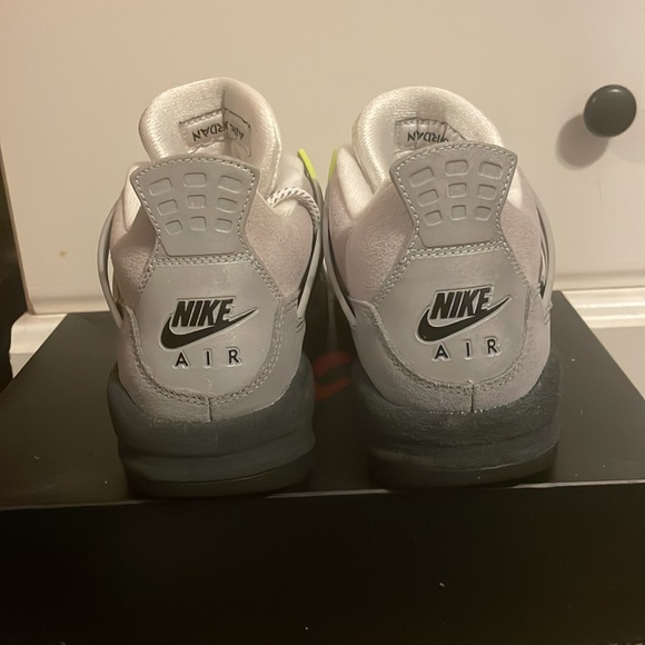2020 Air Jordan 4 Retro SE ‘Neon 95’ - Picture 5 of 9